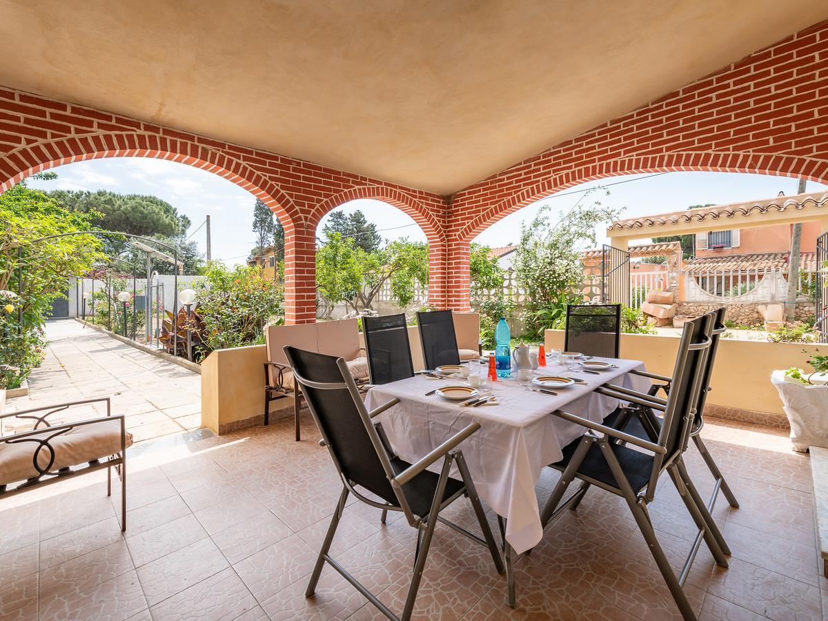 Casa Lupa Magnifica Con Giardino Vila Quartu SantʼElena Exterior foto